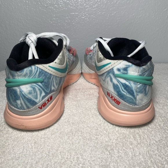 Rare Kyrie 8 Chinese New Year Photon Dust Size 10.5 - Picture 4 of 9